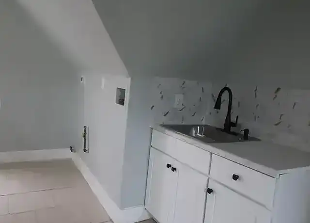 Property at 22 Carmel St Unit 3, New Haven, CT, 06511, 2 beds, 1 bath, [object Object]