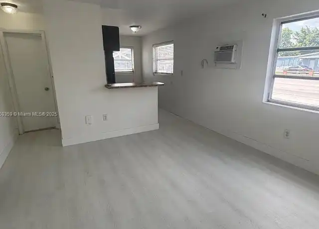 Property at 1400 W 29th St Unit 1, Hialeah, FL, 33012, 1 bed, 1 bath, [object Object]