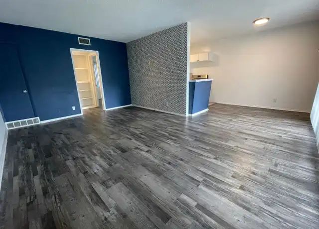 Property at 1560 Laurel Ave Unit 103, Los Angeles, CA, 90046, 2 beds, 1 bath, [object Object]