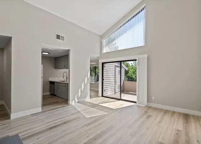 Photo of 1801 Eureka Rd, Roseville, CA 95661