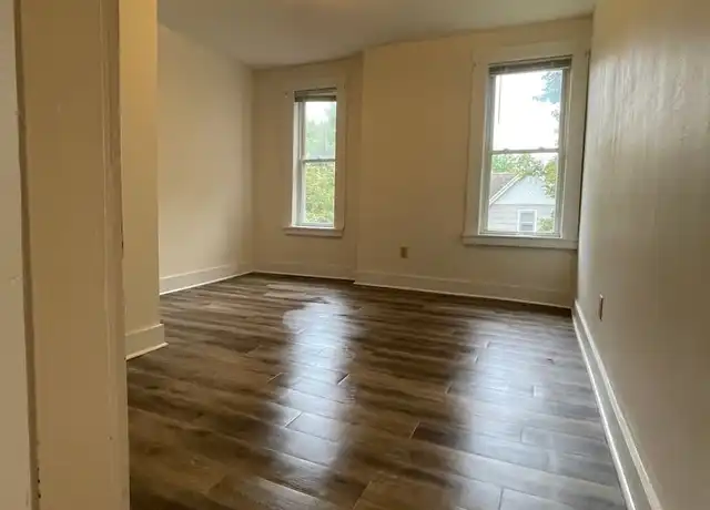 Property at 1639 Prospect St Unit 6, La Crosse, WI, 54603, 2 beds, 1 bath, [object Object]
