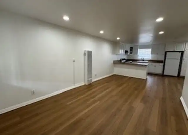Property at 8647 S Figueroa St, Los Angeles, CA, 90003, 2 beds, 1 bath, [object Object]