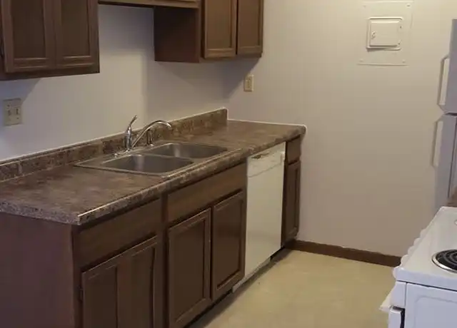 Property at Le Chateau - 733 Russell Rd, Waterloo, IA, 50701, 2 beds, 1.5 baths, [object Object]