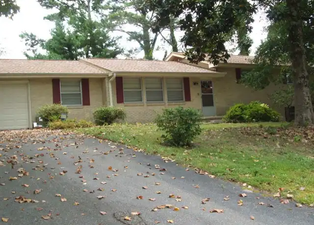 Property at 3902 Rosalind Ln, Chattanooga, TN, 37416, 3 beds, 2 baths, [object Object]