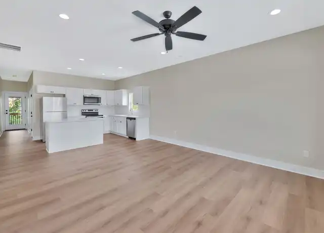 Property at 327 Turnpike Rd, Andover, KS, 67002, 3 beds, 2 baths, [object Object]