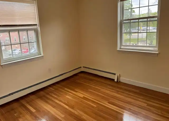 Property at 48 Lake Ave, Woburn, MA, 01801, 2 beds, 1 bath, [object Object]