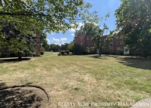 Property at 2481 Noble Rd Unit G11, Cleveland Heights, OH, 44121, 1 bed, 1 bath, [object Object]