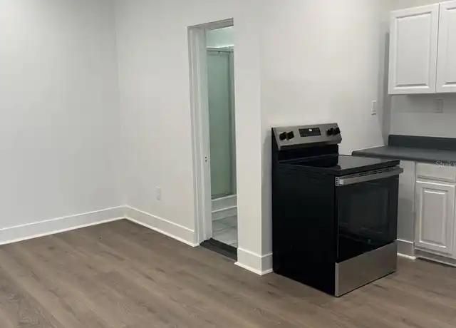 Property at 206 W Main St Unit 201, Leesburg, FL, 34748, 1 bed, 1 bath, [object Object]