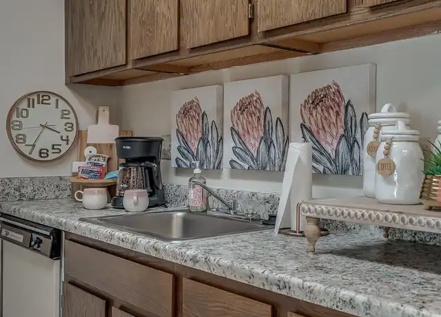Property at Riverpark at Kensington - 7803 S Wheeling Ave, Tulsa, OK, 74136, 1-2 bed, 1-2 bath, [object Object]