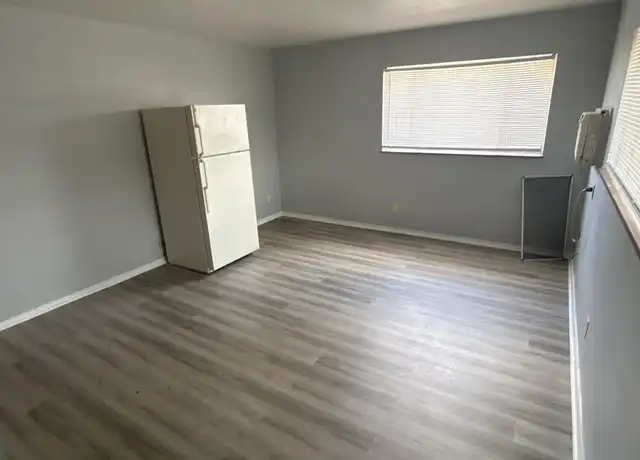 Property at 274 E Nottingham Rd, Dayton, OH, 45405, 1 bed, 1 bath, [object Object]