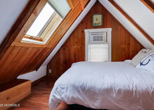 Property at 4 Center St Unit 3, Sea Bright, NJ, 07760, 1 bed, 1 bath, [object Object]