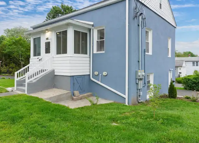 Property at 333 Lenox Rd, Fairfield, CT, 06825, 2 beds, 1 bath, [object Object]