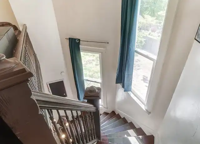 Property at 319 Pearl St Unit 1, Bowling Green, OH, 43402, 1 bed, 1 bath, [object Object]