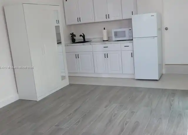 Property at 10450 SW 166th Ter, Miami, FL, 33157, 1 bed, 1 bath, [object Object]