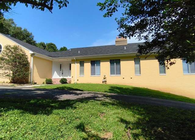 Photo of 901 Walker Rd, Great Falls, VA 22066