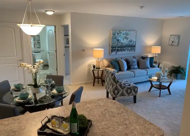 Property at Lyndon Square 55+ Senior Apartments - 911 Ormsby Ln, Louisville, KY, 40242, 2 beds, 1 bath, [object Object]