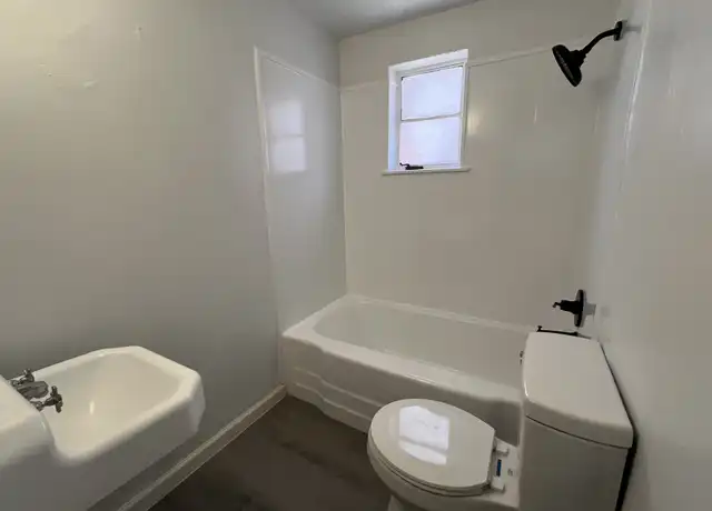 Property at 1110 Doctor Martin Luther King Junior Ave NE Unit 0, Albuquerque, NM, 87106, 1 bed, 1 bath, [object Object]