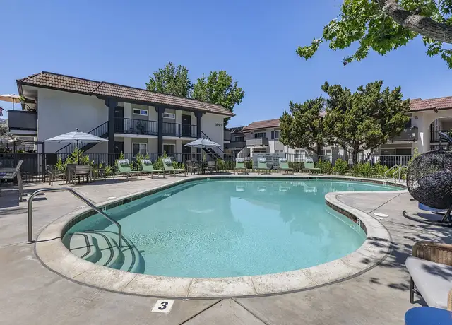 Photo of 1700 Yosemite Ave, Simi Valley, CA 93063