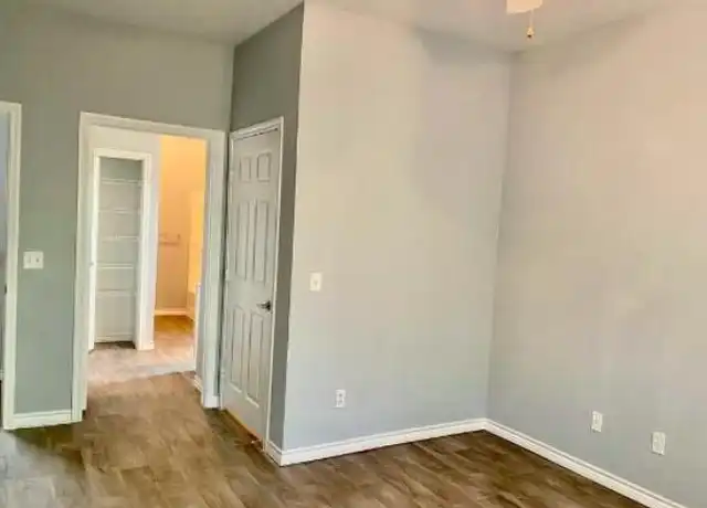Property at 25 Creek View Dr, Edmond, OK, 73003, 2 beds, 1 bath, [object Object]