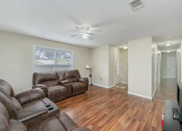 Property at 384 John King Rd, Crestview, FL, 32539, 4 beds, 2 baths, [object Object]