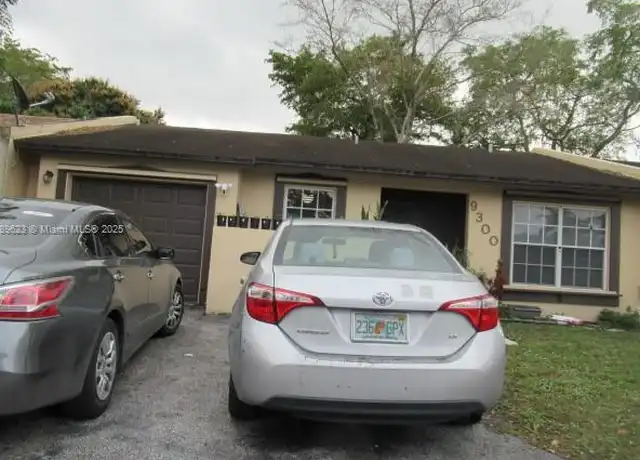 Property at 9300 E Elm Ln Unit 9300, Miramar, FL, 33025, 2 beds, 2 baths, [object Object]