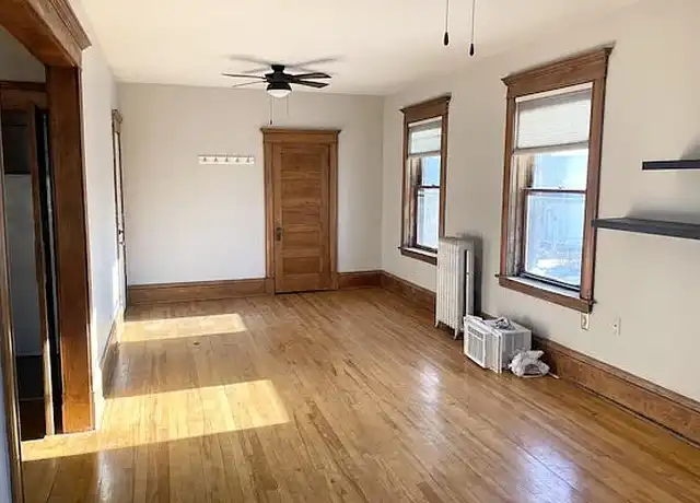 Property at Raymond Flats - 904 Raymond Ave, Saint Paul, MN, 55114, 1 bed, 1 bath, [object Object]