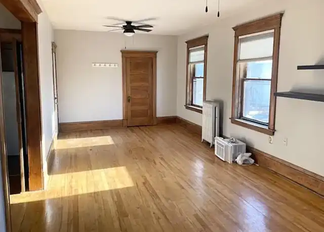 Property at Raymond Flats - 904 Raymond Ave, Saint Paul, MN, 55114, 1 bed, 1 bath, [object Object]