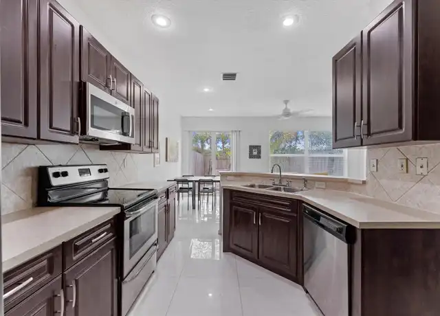 Property at 6289 Crescent Lake Way, Lake Worth, FL, 33463, 3 beds, 2.5 baths, [object Object]