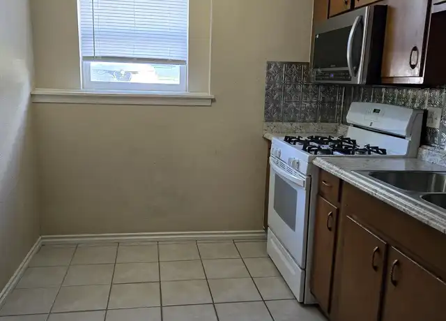 Property at 5820 E 149th St, Grandview, MO, 64030, 1 bed, 1 bath, [object Object]