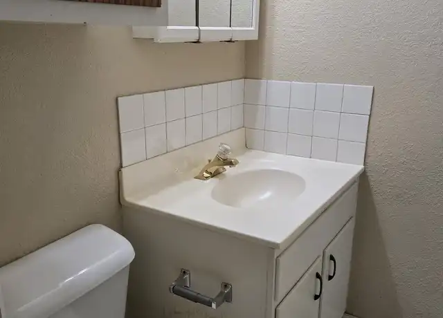 Property at 5820 E 149th St, Grandview, MO, 64030, 1 bed, 1 bath, [object Object]