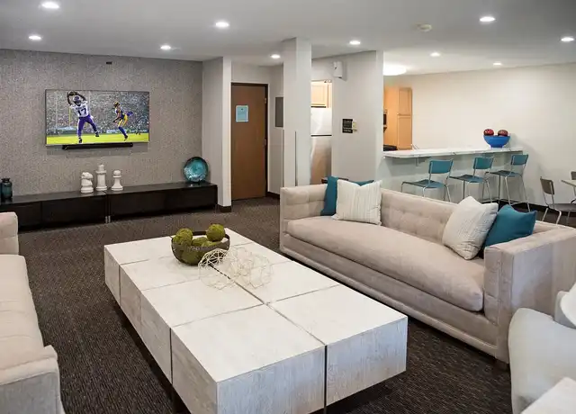 Property at Edenvale - 13700 Valley View Rd, Eden Prairie, MN, 55344, 1-2 bed, 1 bath, [object Object]