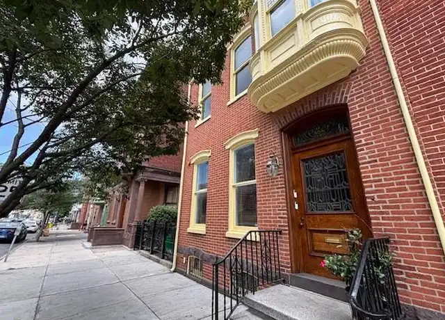 Property at 458 W Market St, York, PA, 17401, 2 beds, 1 bath, [object Object]