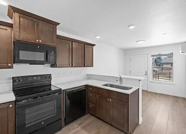 Property at McKenzie Meadows Village - 601 N Reed St, Sisters, OR, 97759, 1-2 bed, 1 bath, [object Object]