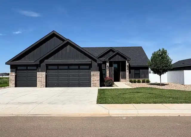 Property at 100 Abbey Rd, Clovis, NM, 88101, 3 beds, 2 baths, [object Object]