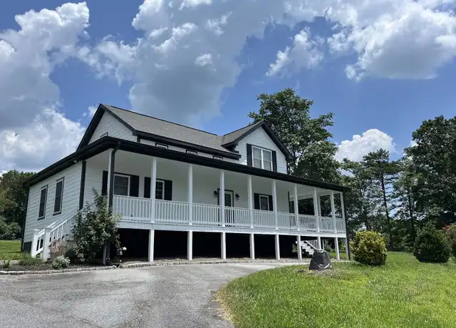 Property at 209 Hidden Meadow Dr, Hendersonville, NC, 28792, 3 beds, 2 baths, [object Object]