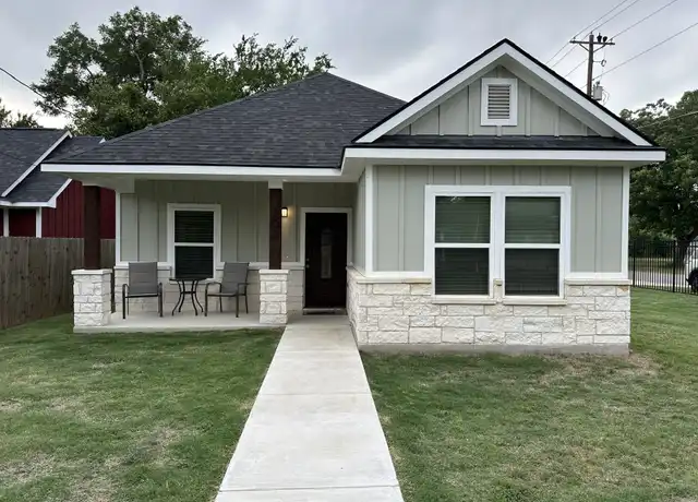 Property at 302 Holly Ave, Luling, TX, 78648, 3 beds, 2 baths, [object Object]