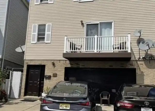 Property at 10 Elm Ct Unit 2, Bayonne, NJ, 07002, 3 beds, 2 baths, [object Object]