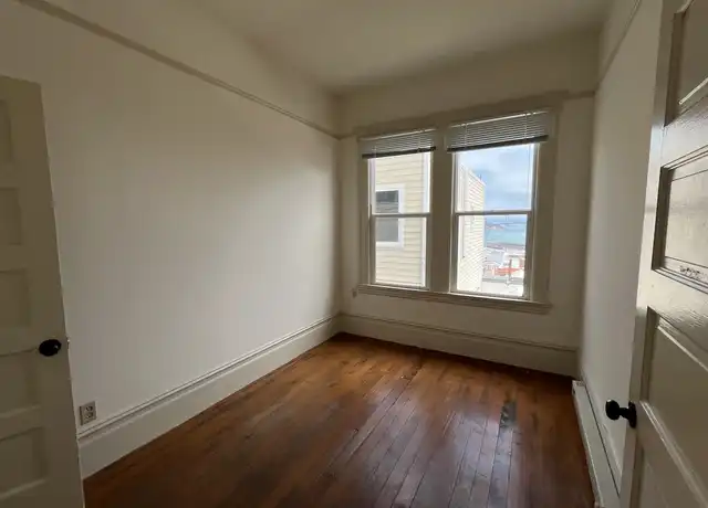 Property at 31 Hodges Aly, San Francisco, CA, 94133, 2 beds, 1 bath, [object Object]