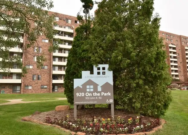 Property at 920 John R Rd Unit 102, Troy, MI, 48083, 2 beds, 1 bath, [object Object]