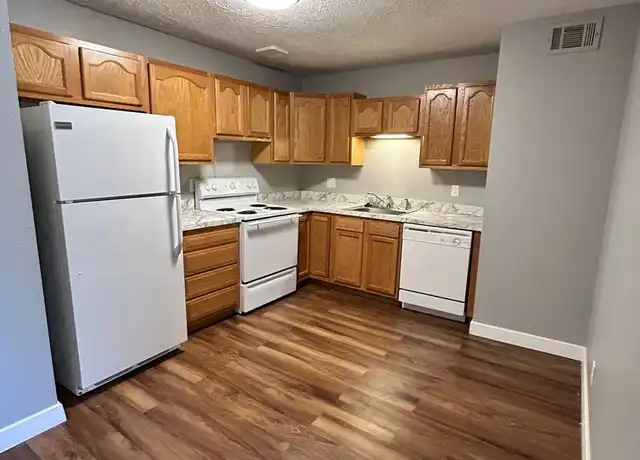 Property at 2220 C St Unit 7, Lincoln, NE, 68502, 2 beds, 1 bath, [object Object]