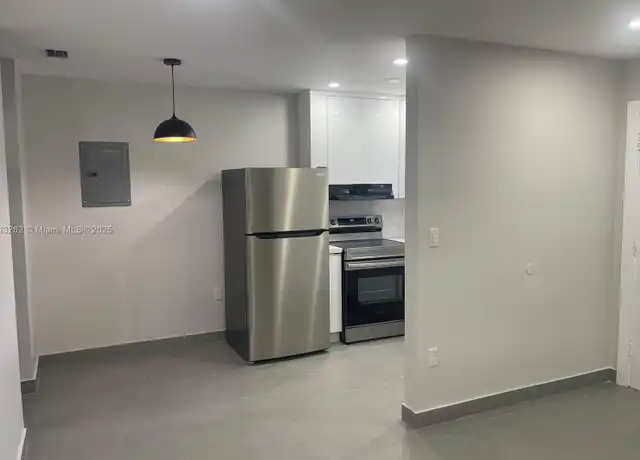 Property at 115 W 28th St Unit 7, Hialeah, FL, 33010, 1 bed, 1 bath, [object Object]