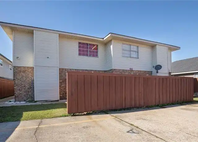 Property at 44 Carriage Ln Unit A, Destrehan, LA, 70047, 2 beds, 1.5 baths, [object Object]