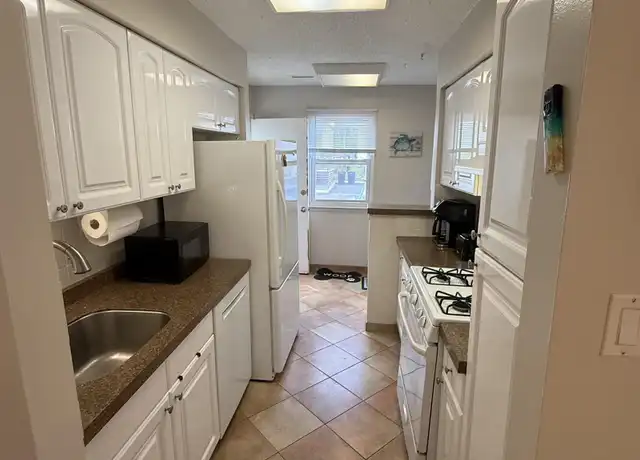 Property at 423 Berkshire Dr, Ventnor City, NJ, 08406, 3 beds, 2 baths, [object Object]