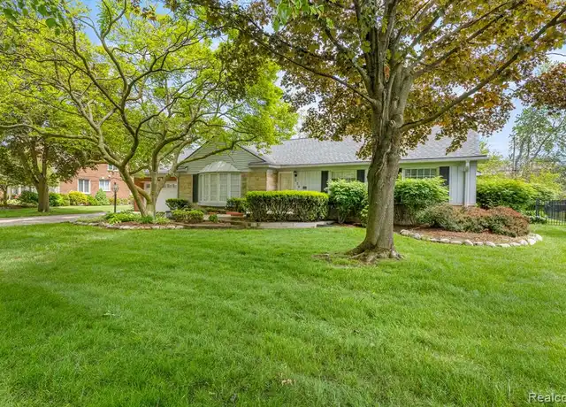 Property at 539 Crescent Dr, Dearborn, MI, 48124, 3 beds, 2 baths, [object Object]