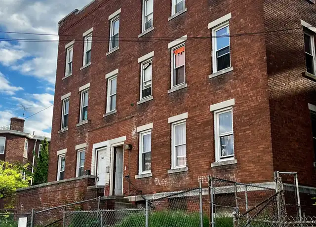 Property at 143 Putnam St Unit 3s, Hartford, CT, 06106, 2 beds, 1 bath, [object Object]