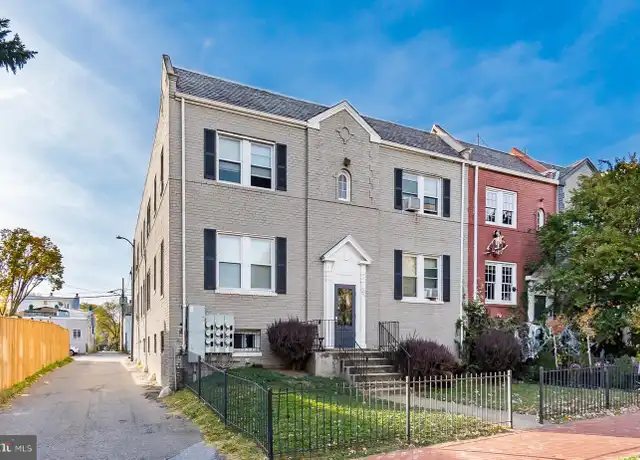 Property at 723 12th St SE Unit 4, Washington, DC, 20003, 1 bed, 1 bath, [object Object]