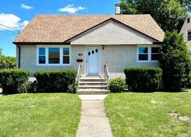 Property at 2-37 30th St, Fair Lawn, NJ, 07410, 4 beds, 1 bath, [object Object]