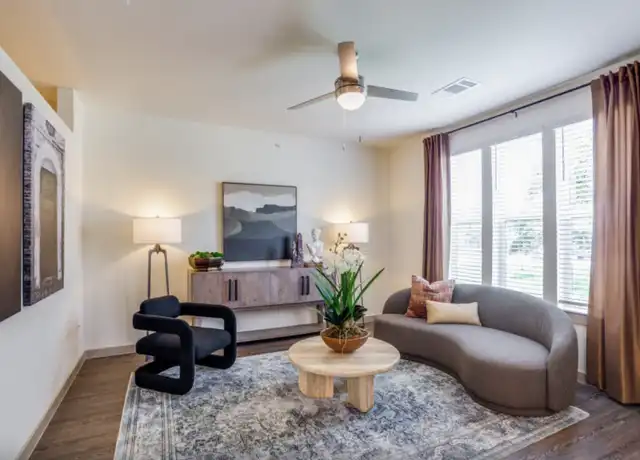 Property at 620 Interstate 35, Georgetown, TX, 78628, 2 beds, 2 baths, [object Object]