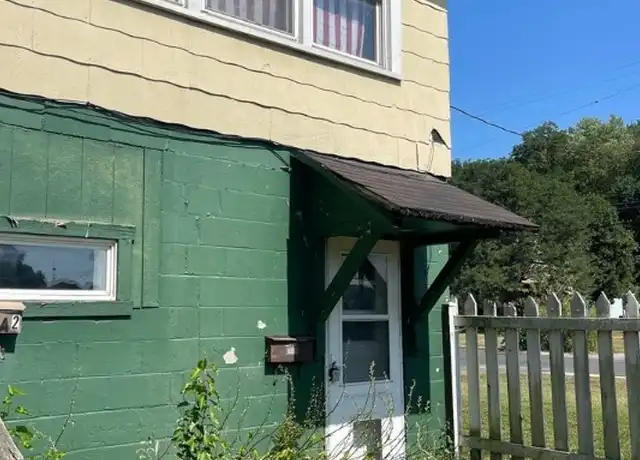 Property at 221 N Liberty St, New Castle, PA, 16102, 1 bed, 1 bath, [object Object]