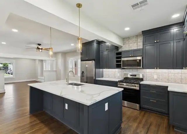 Property at 826 Woodlawn Ave, Dallas, TX, 75208, 5 beds, 4 baths, [object Object]